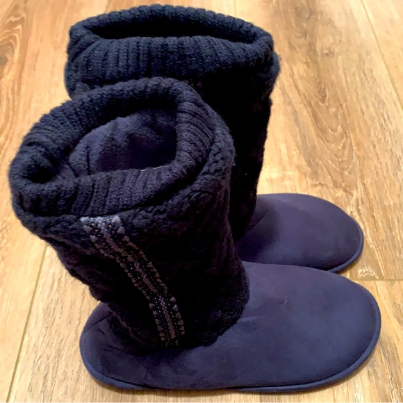 ☕️ Isotoner Navy Blue Women’s Boot Slippers 9.5-10 New & Never Used! - Picture 2 of 6